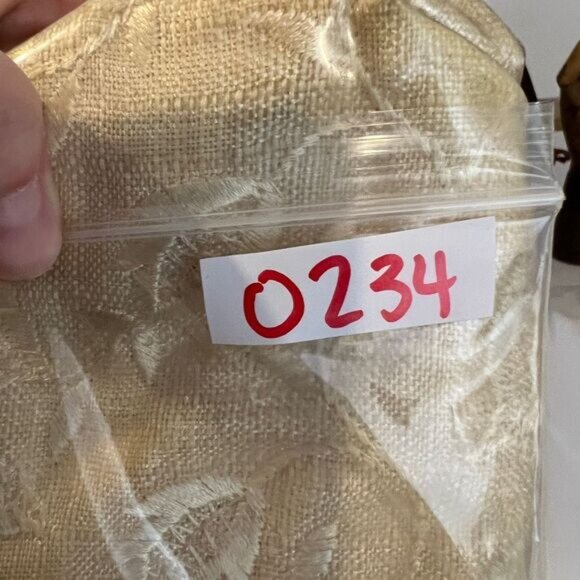 Vintage 70s Women's Victorian Gold Floral Clasp Clutch Wallet Purse Coin Pouch - Picture 10 of 10